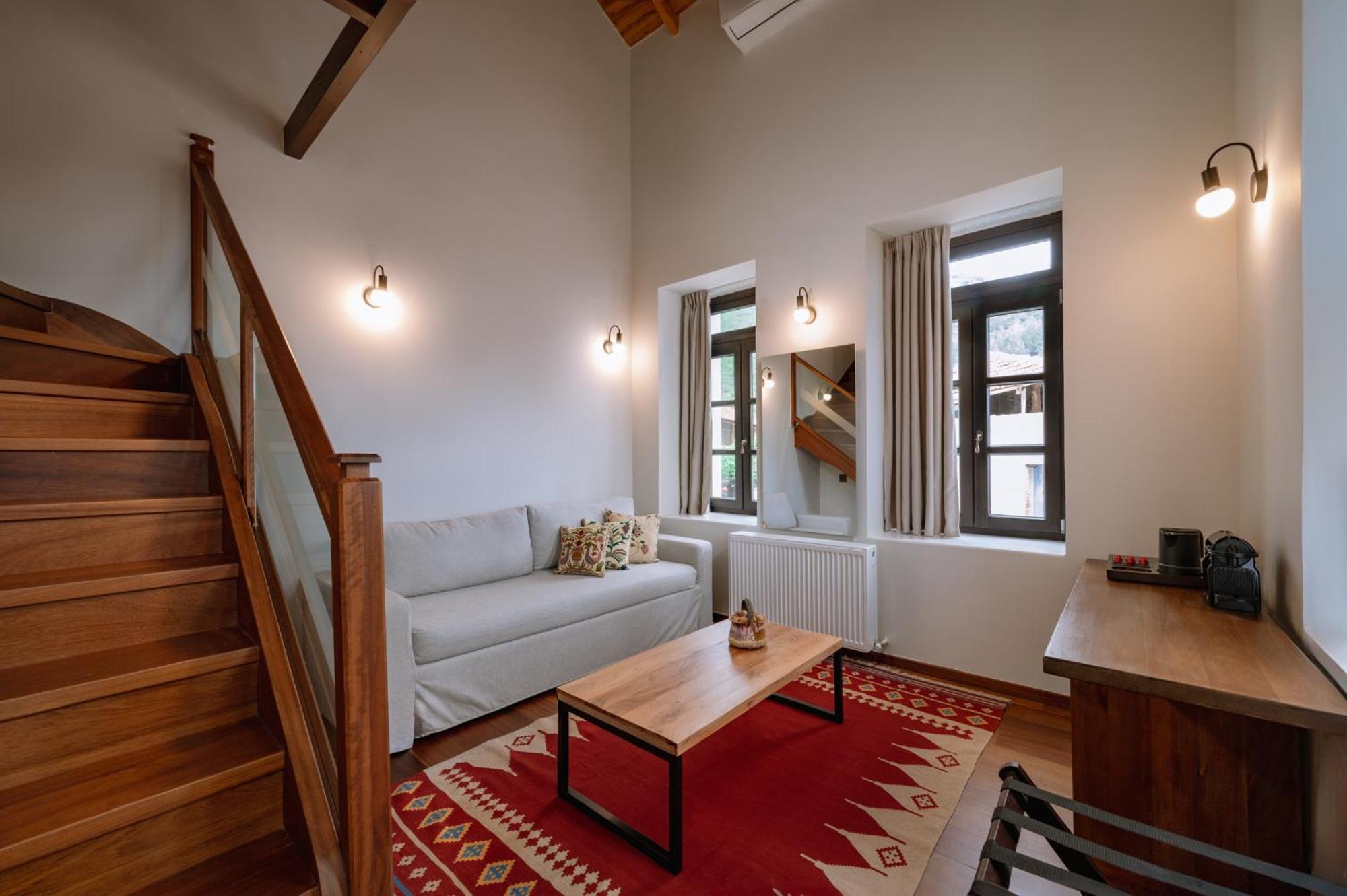 Νysa Hotel Moustheni Bagian luar foto