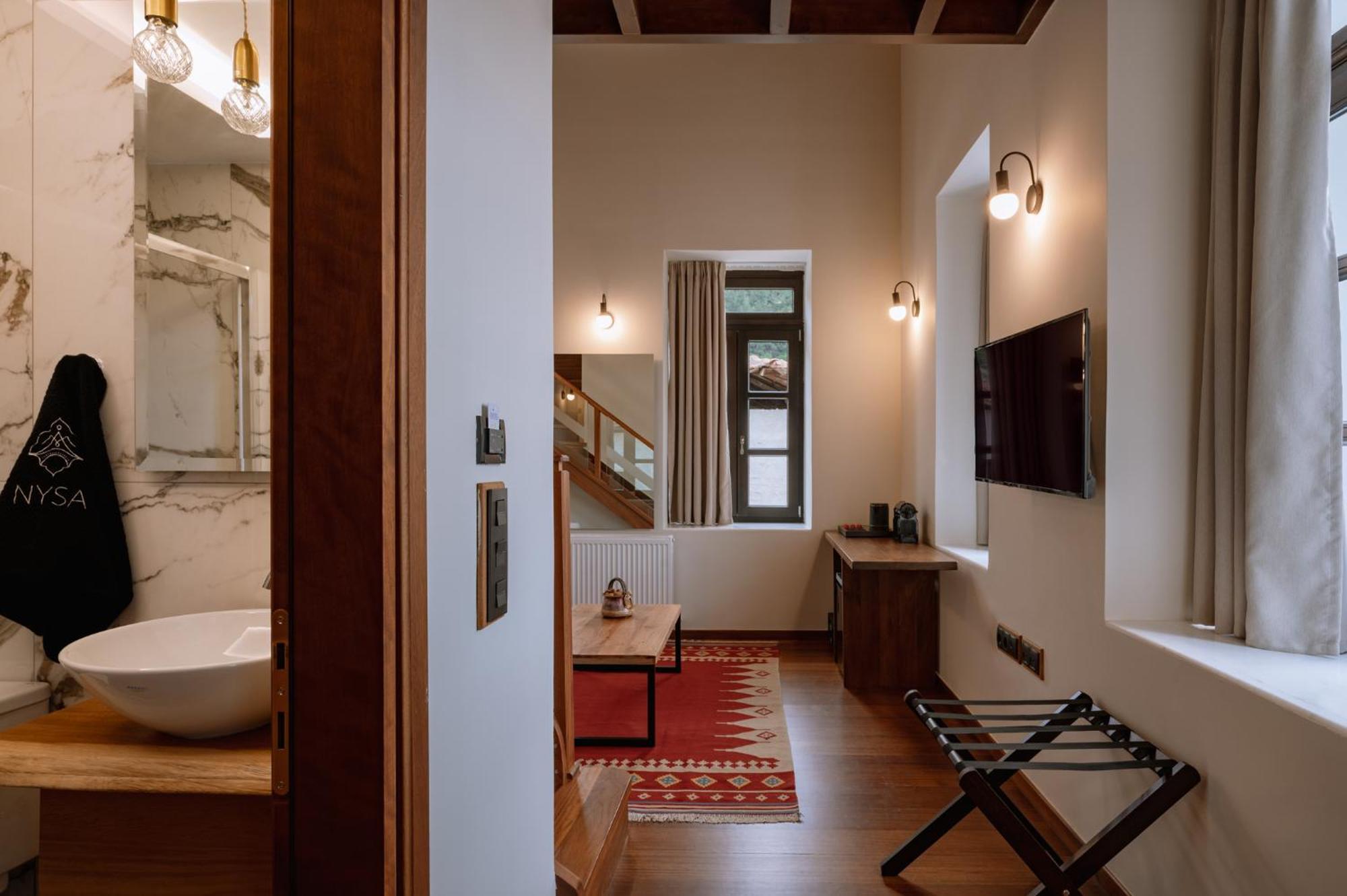 Νysa Hotel Moustheni Bagian luar foto